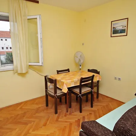 Appartamento Privlaka 5813b